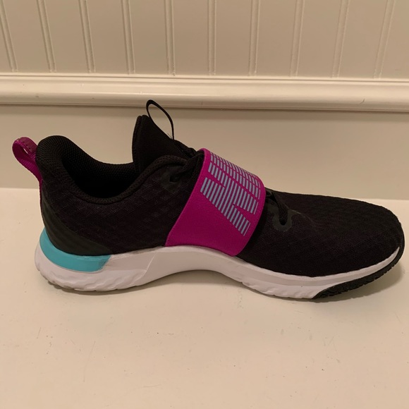 Nike ladies athletic tennis shoes - Picture 8 of 9